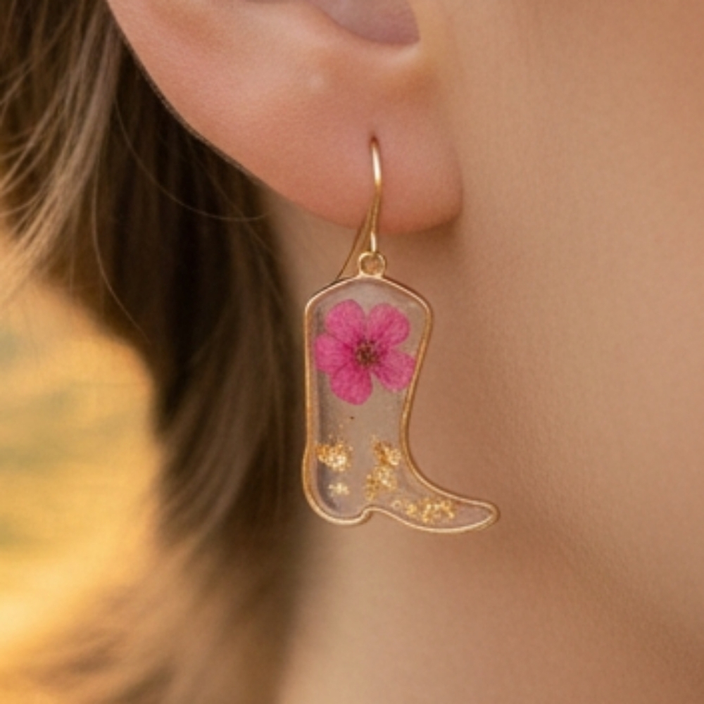 ✨️NWT✨️ Source Unknown Handcrafted Floral Boot Earrings with Gold Accents